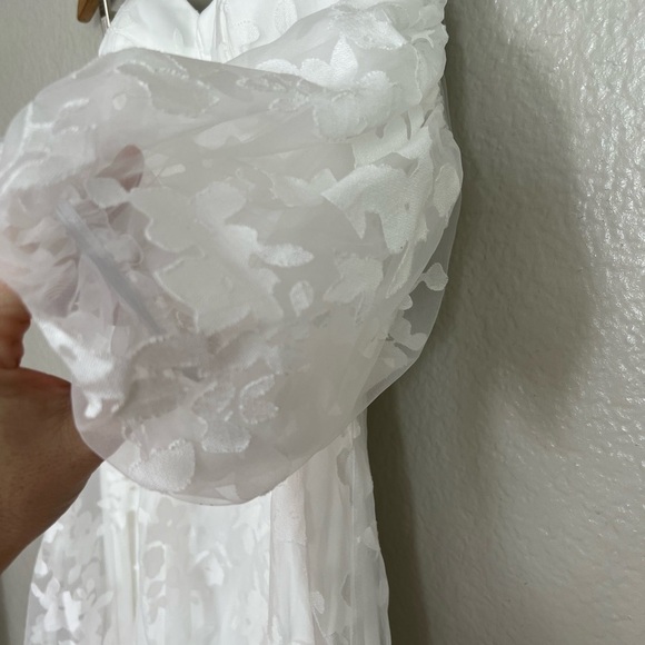 NWOT Romantic Dedication White Floral Off-the-Shoulder Maxi Dress - Picture 9 of 11